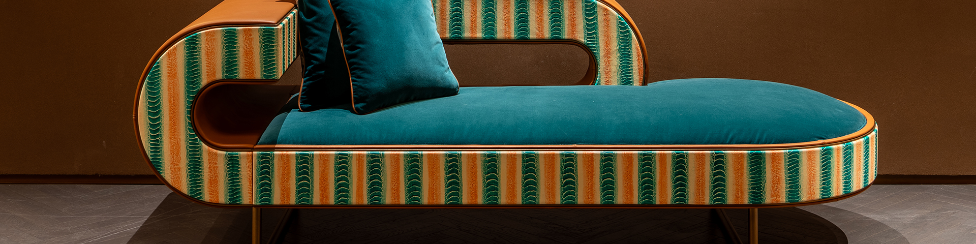 Foshan Fulais Furniture Co., Ltd. have a 40 years history furniture manufacturing enterprise integrating development, design, production and sales
